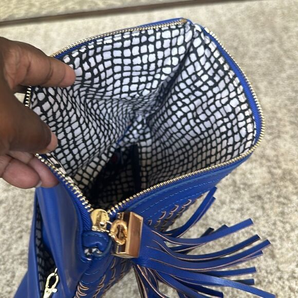 Urban Expressions Clutch/Crossnody Bag - Picture 8 of 9